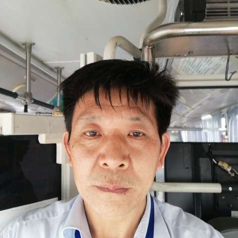 风中深拥星月的照片