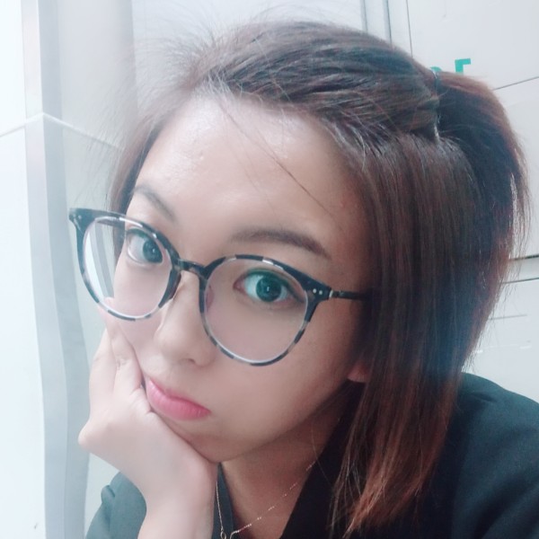 夏默言欷的照片