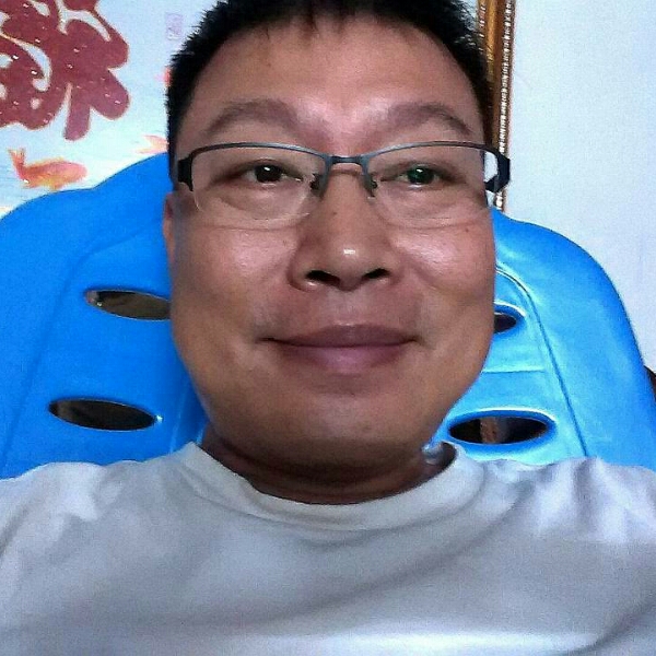 北极熊宅男的照片