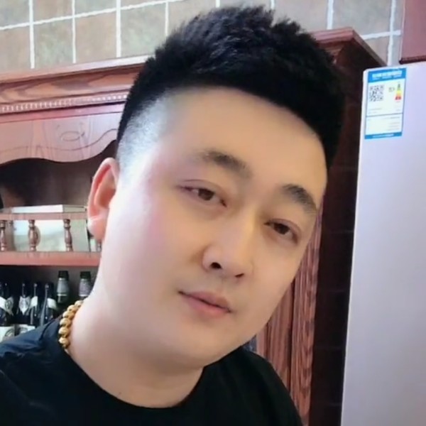 回眸一笑~的照片