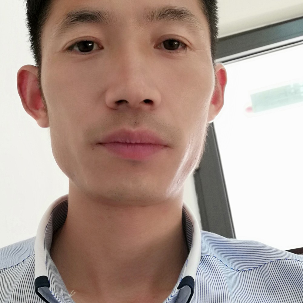 阿朴灿烈的照片