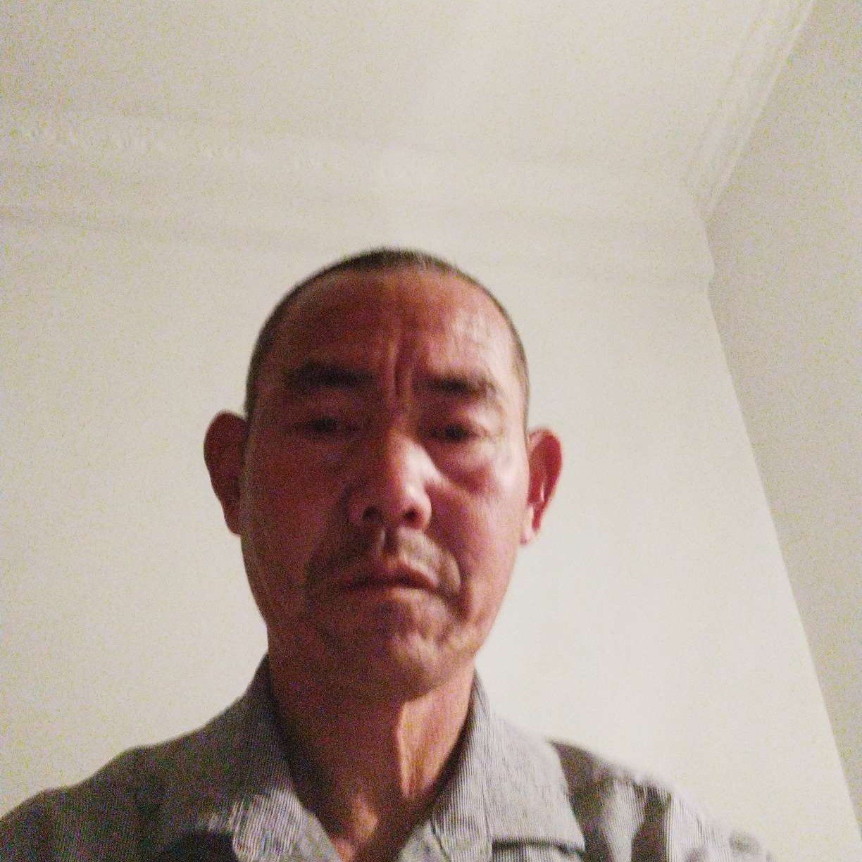 斑驳笑电源的照片