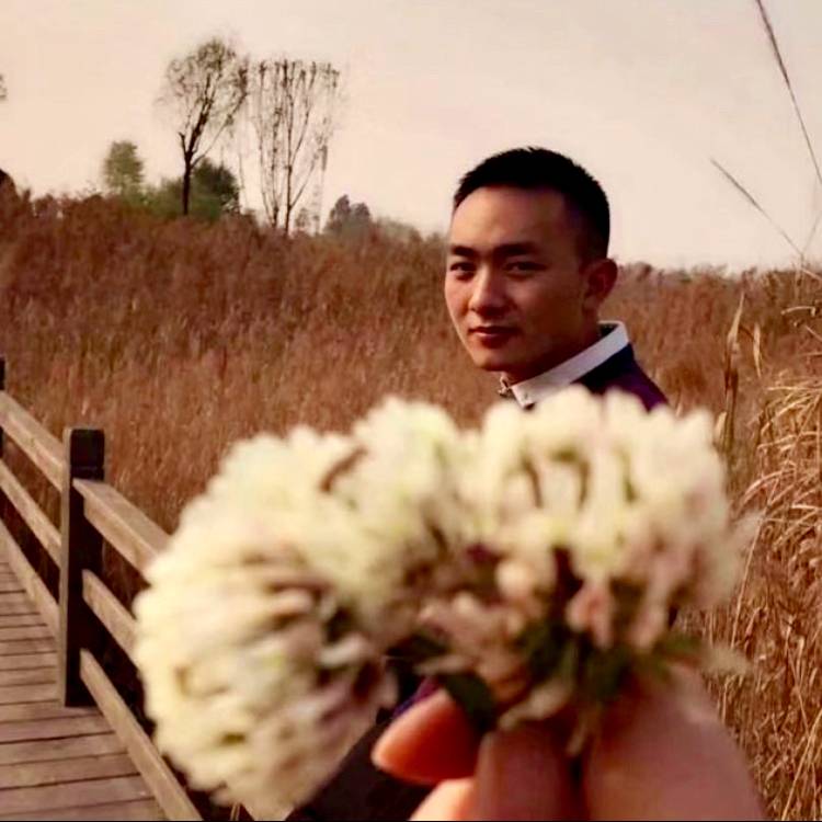 无情吃醋酸奶的照片