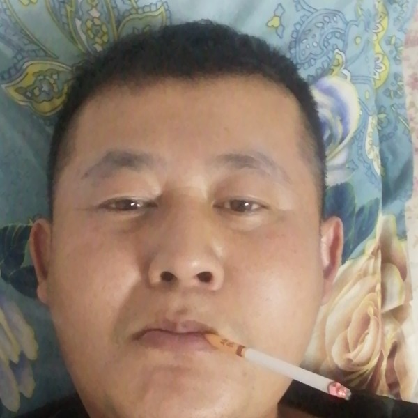 害羞挽手香氛的照片