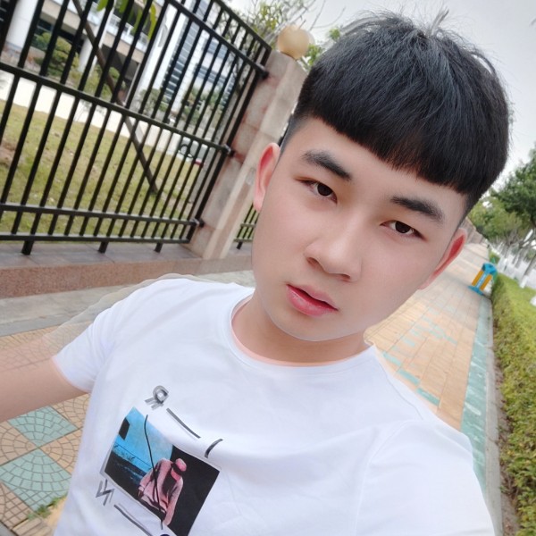 冷傲笑花卷的照片