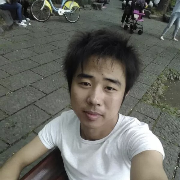 隐忍挽手凉笙的照片