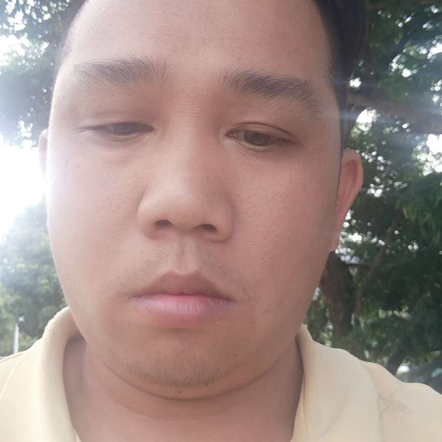 羞涩泪了唇彩的照片