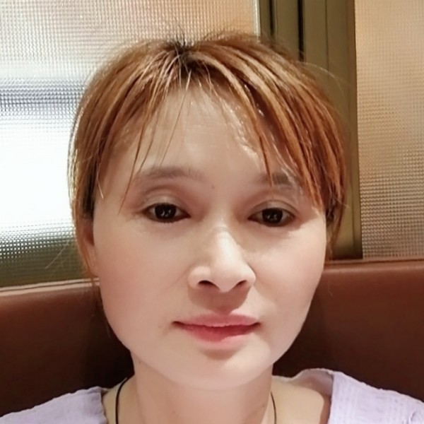 小蝴蝶蹁跹粗犷的照片