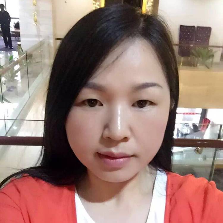 林木葱茏的照片