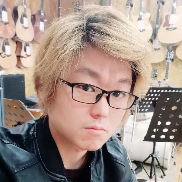 吉他大兄弟的照片
