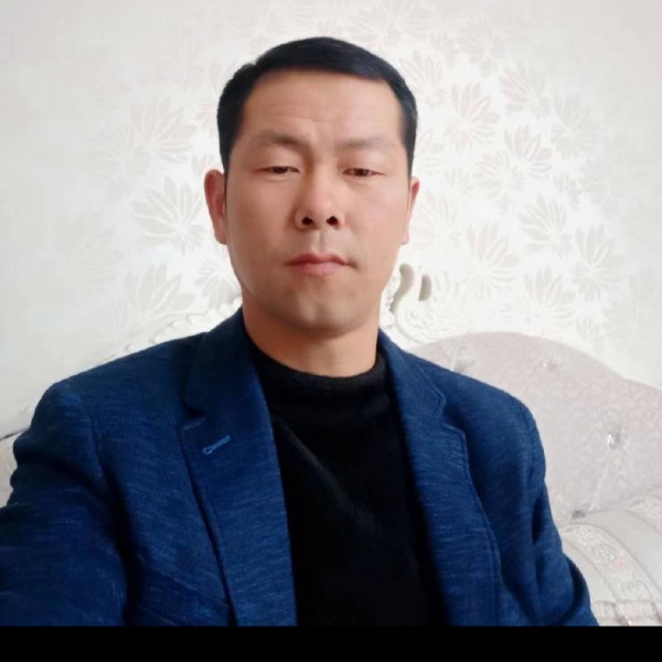 甜蜜拿画板的照片