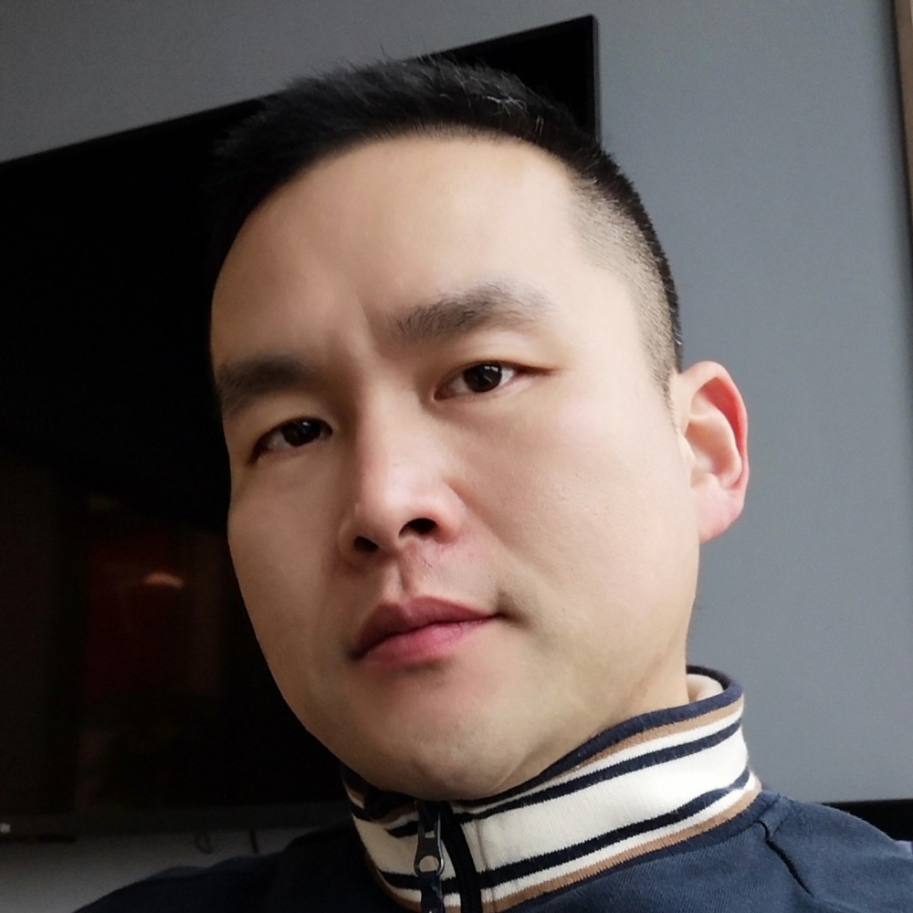 勤劳倾心水影的照片