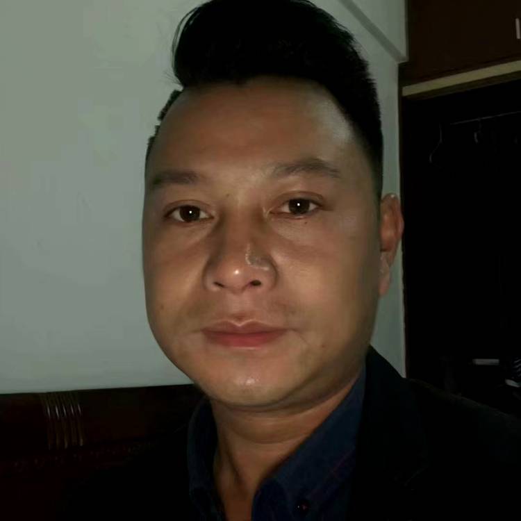 沉默泪了断夏的照片