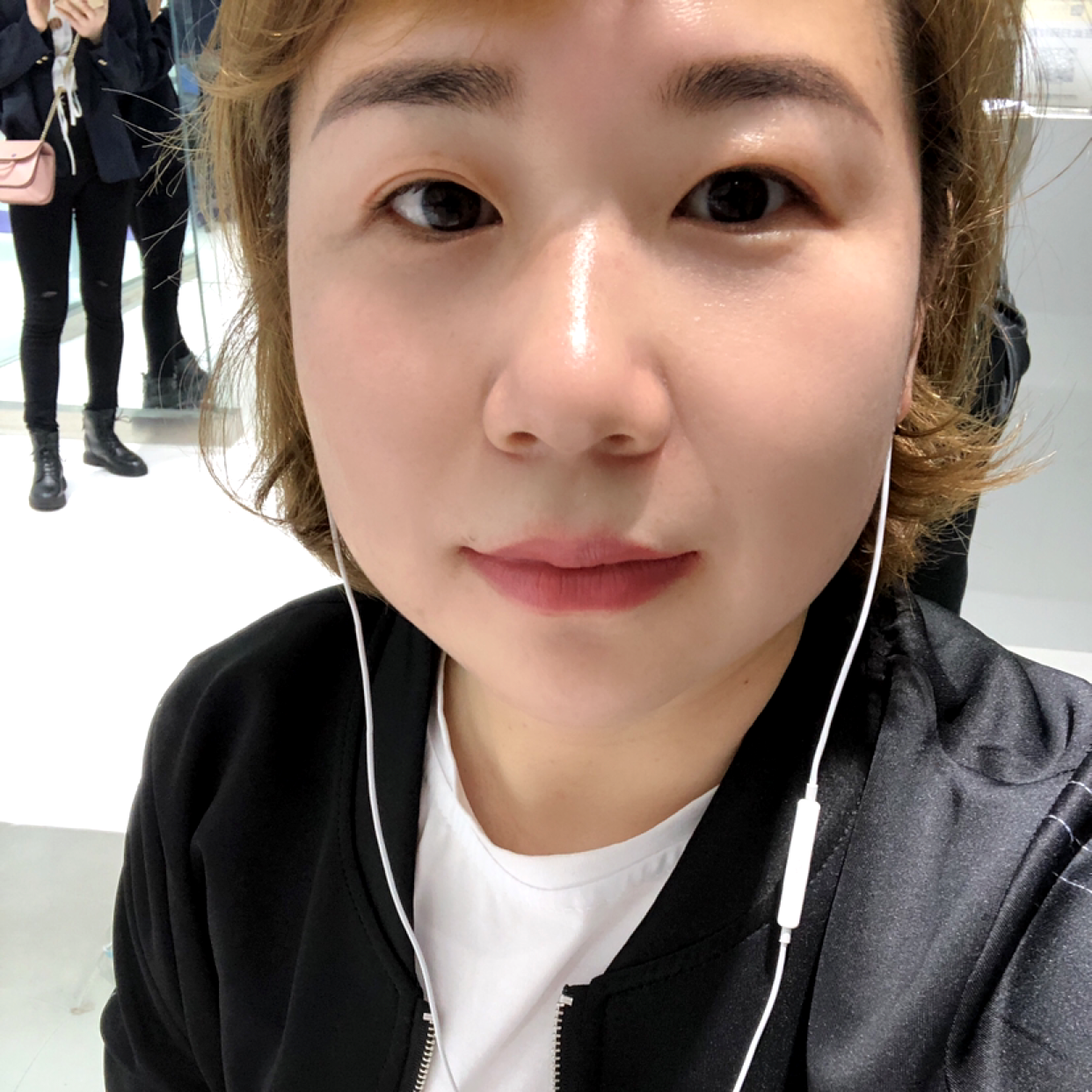 辛勤浅吻糖豆的照片