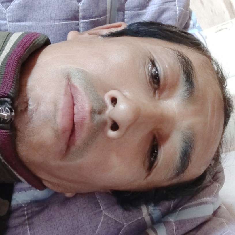 板凳等待眼睛大的照片