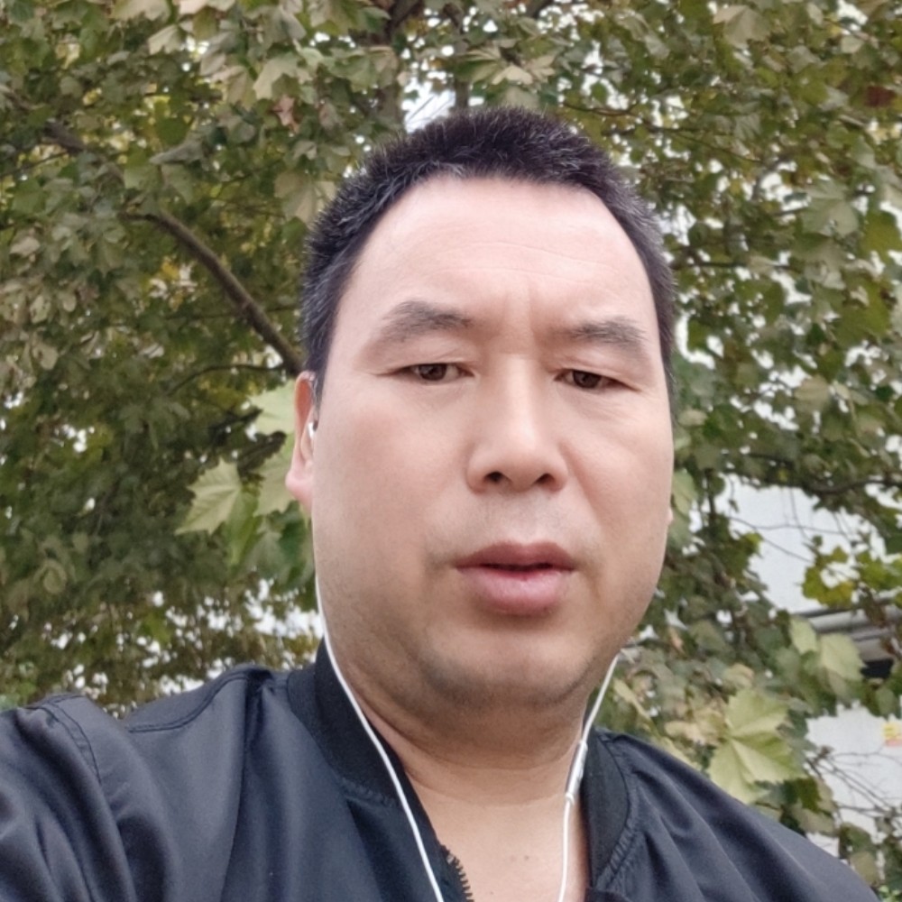 冷酷向草莓的照片