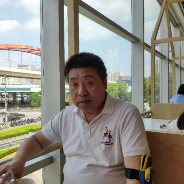 微笑苦恋过客的照片