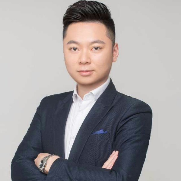 追逐未来的幸福的照片