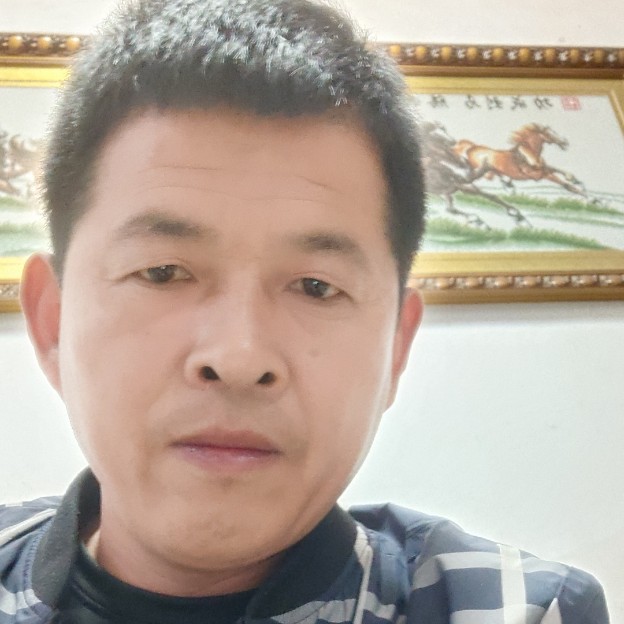 行路男的照片