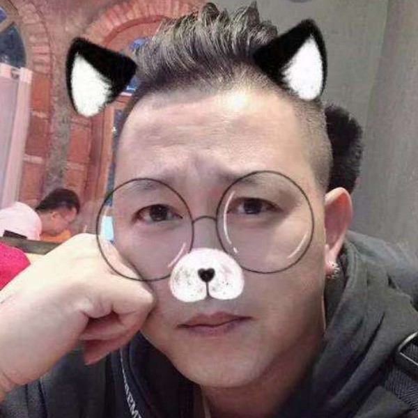 爱笑凝眸过客的照片