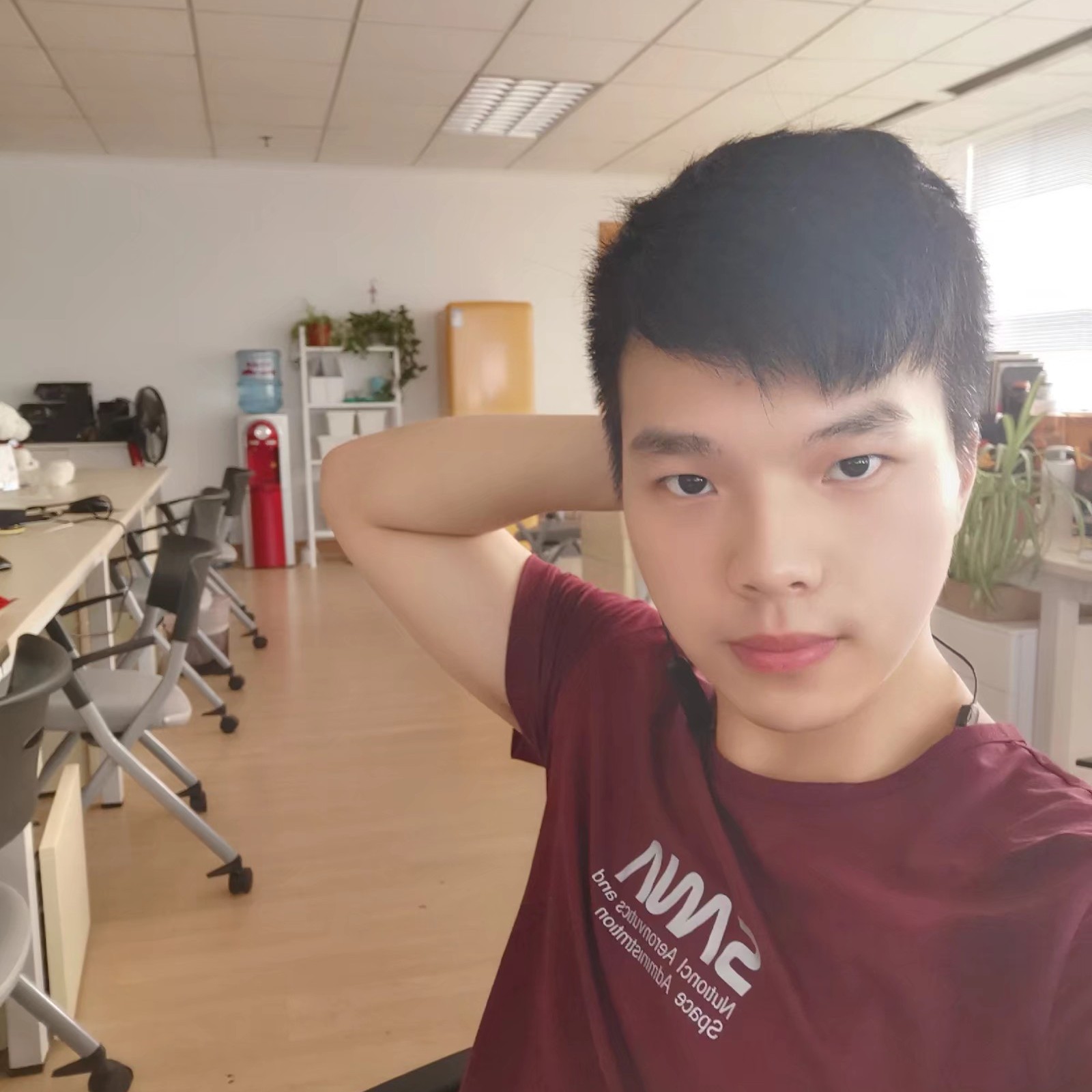 内向说晨阳的照片