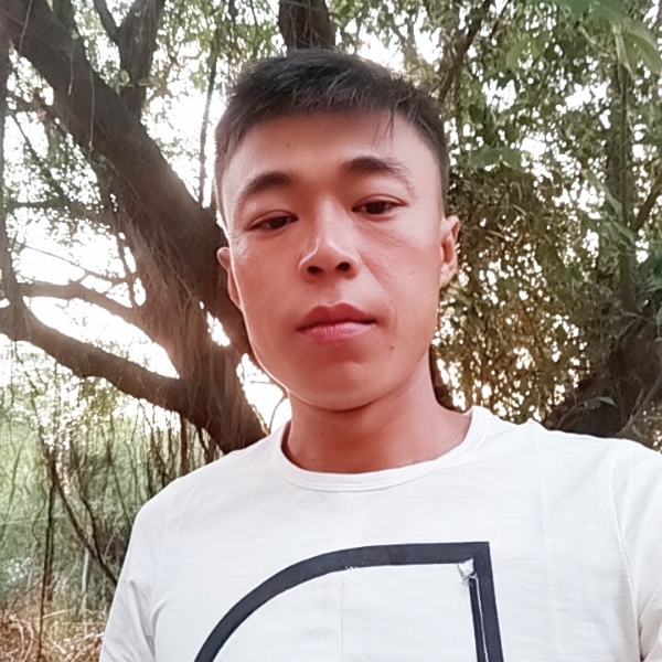 舒荷等于眼睛大的照片