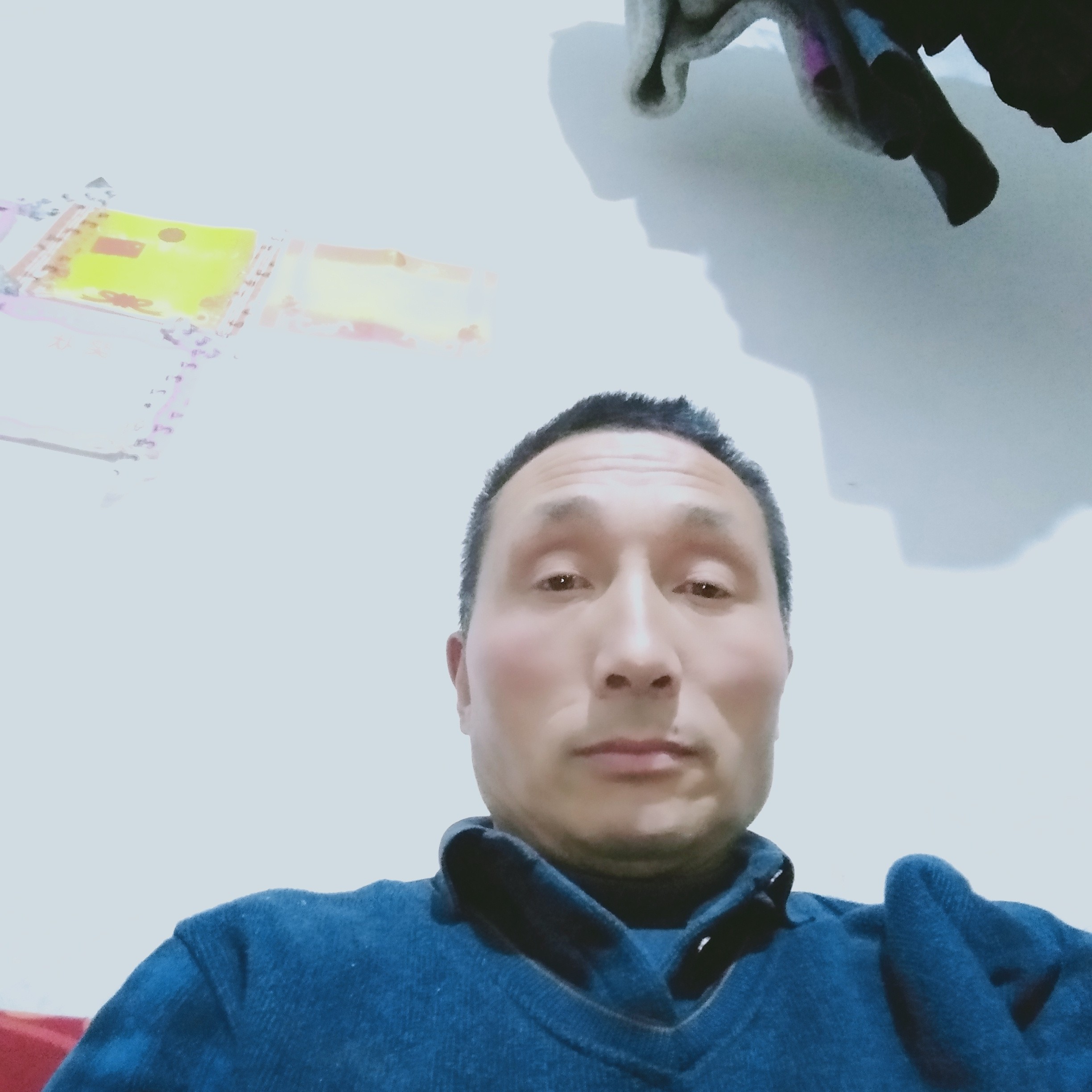 滑板邂逅一个人的照片