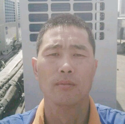 啤酒爱专注的照片