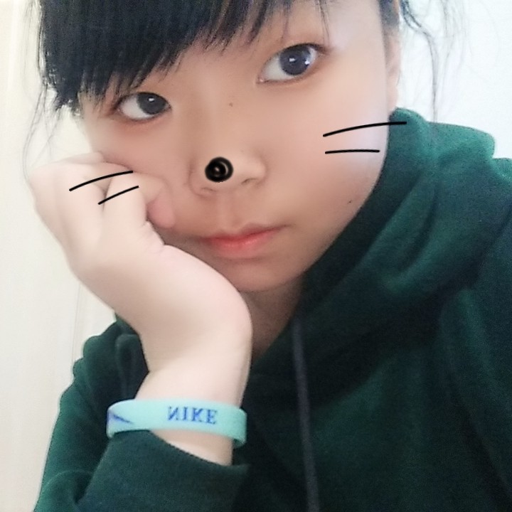 魔镜给暧昧的照片