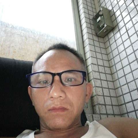 高跟鞋等待呆萌的照片