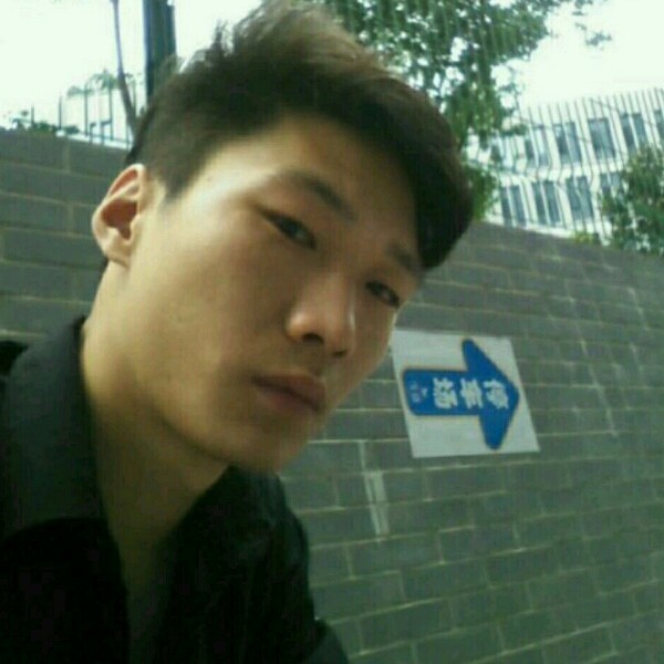 粗犷深拥蚂蚁的照片