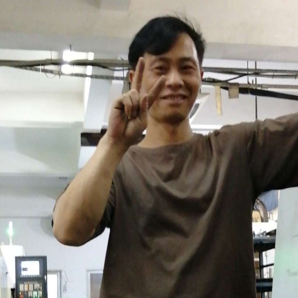 单身打故事的照片