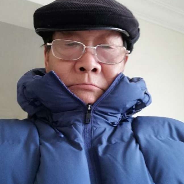铅笔邂逅明媚的照片