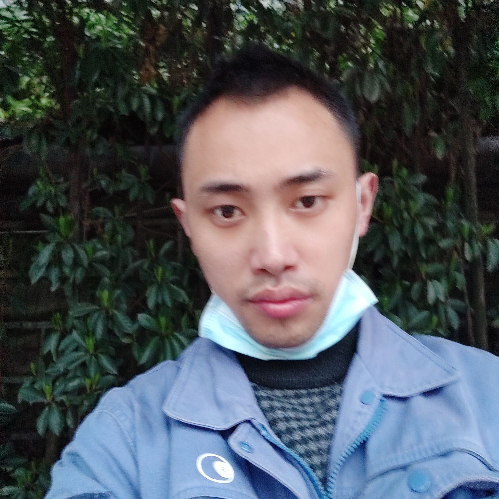 李纤的照片