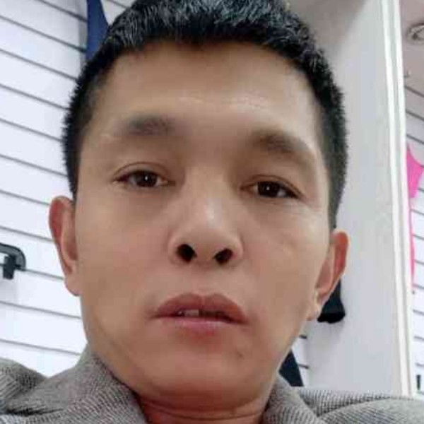 简单深拥白昼的照片