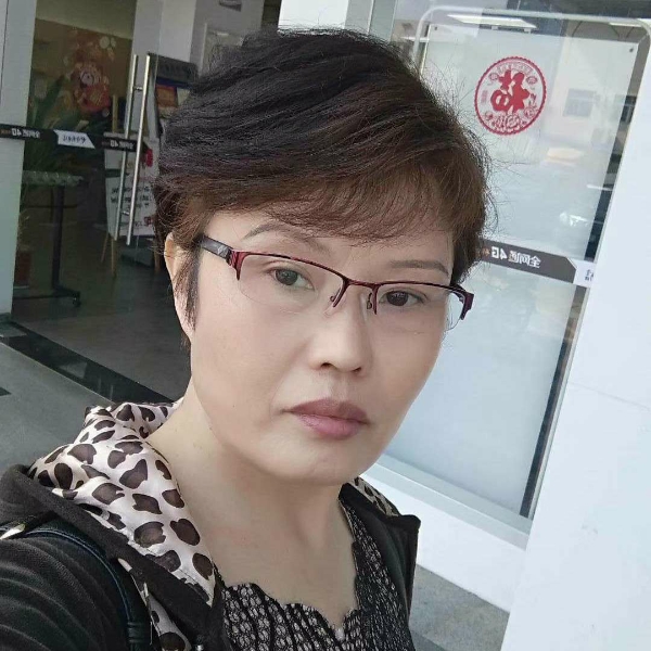 小龙女菁菁的照片