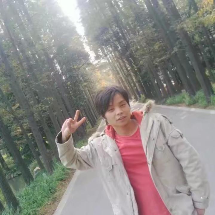 帅哥晴天的照片