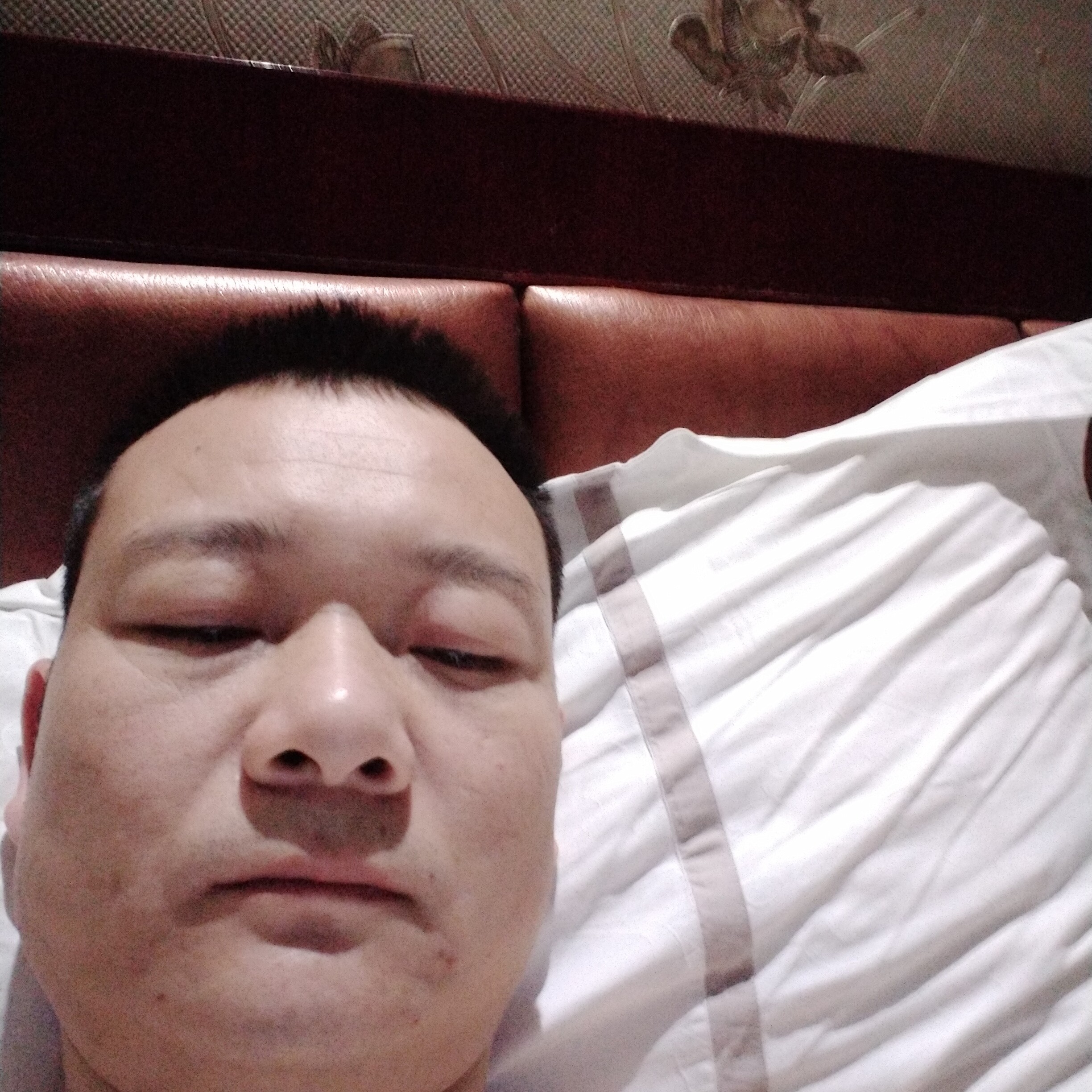 缓慢等待银耳汤的照片