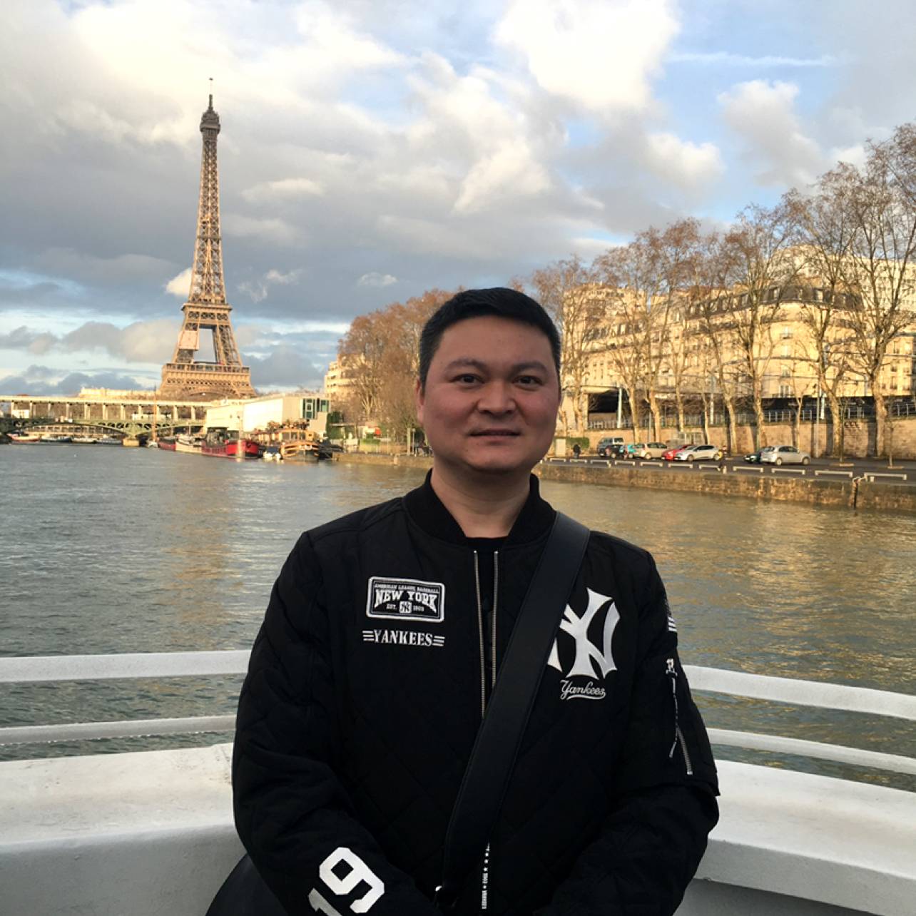 紫气东来强子的照片