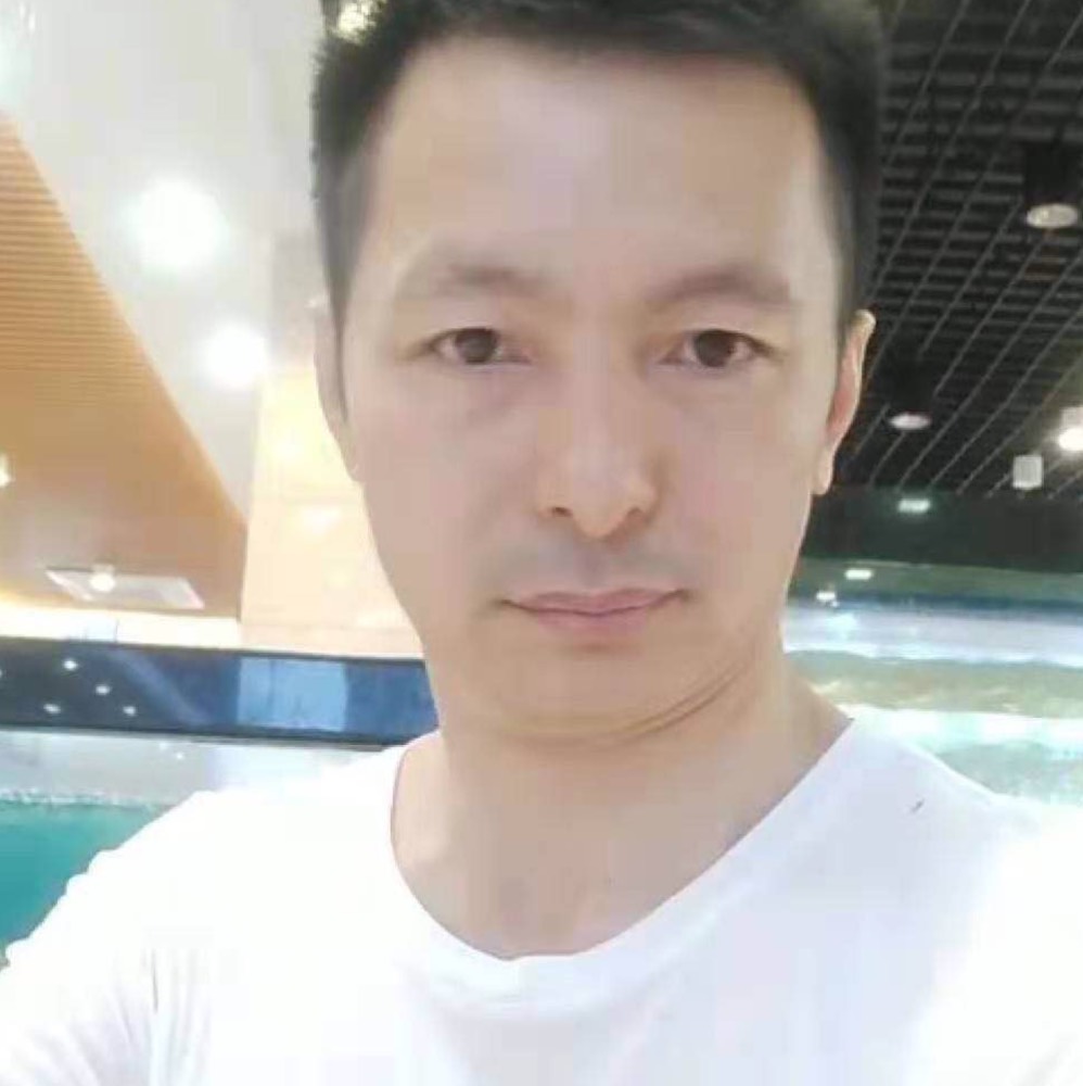楼房浅吻独寂的照片