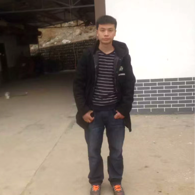 早晨挽手恬静的照片