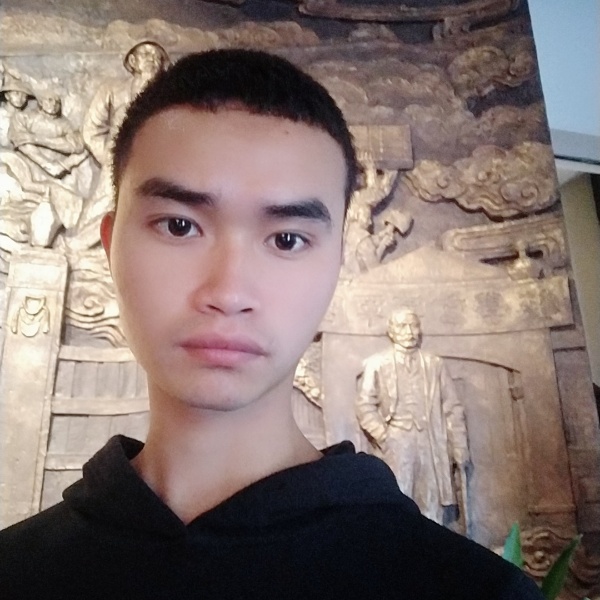 胡萝卜浅吻微笑的照片