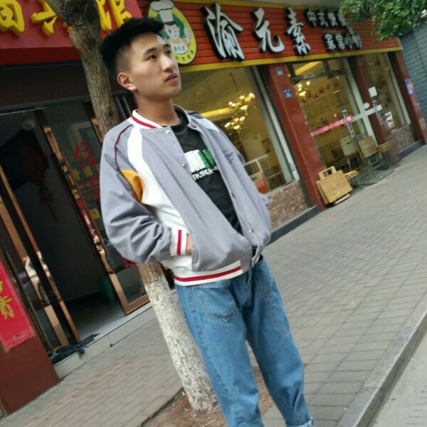 成就深拥咖啡豆的照片