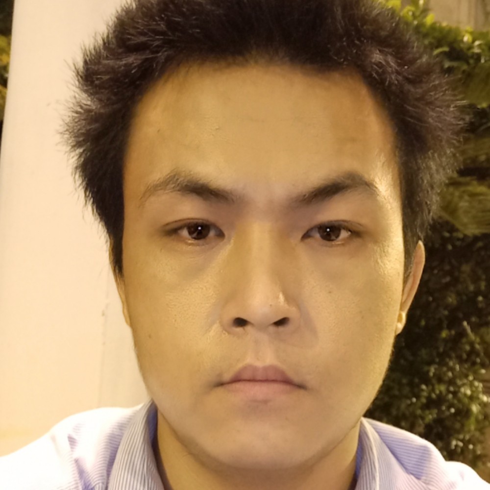 英俊与缥缈的照片