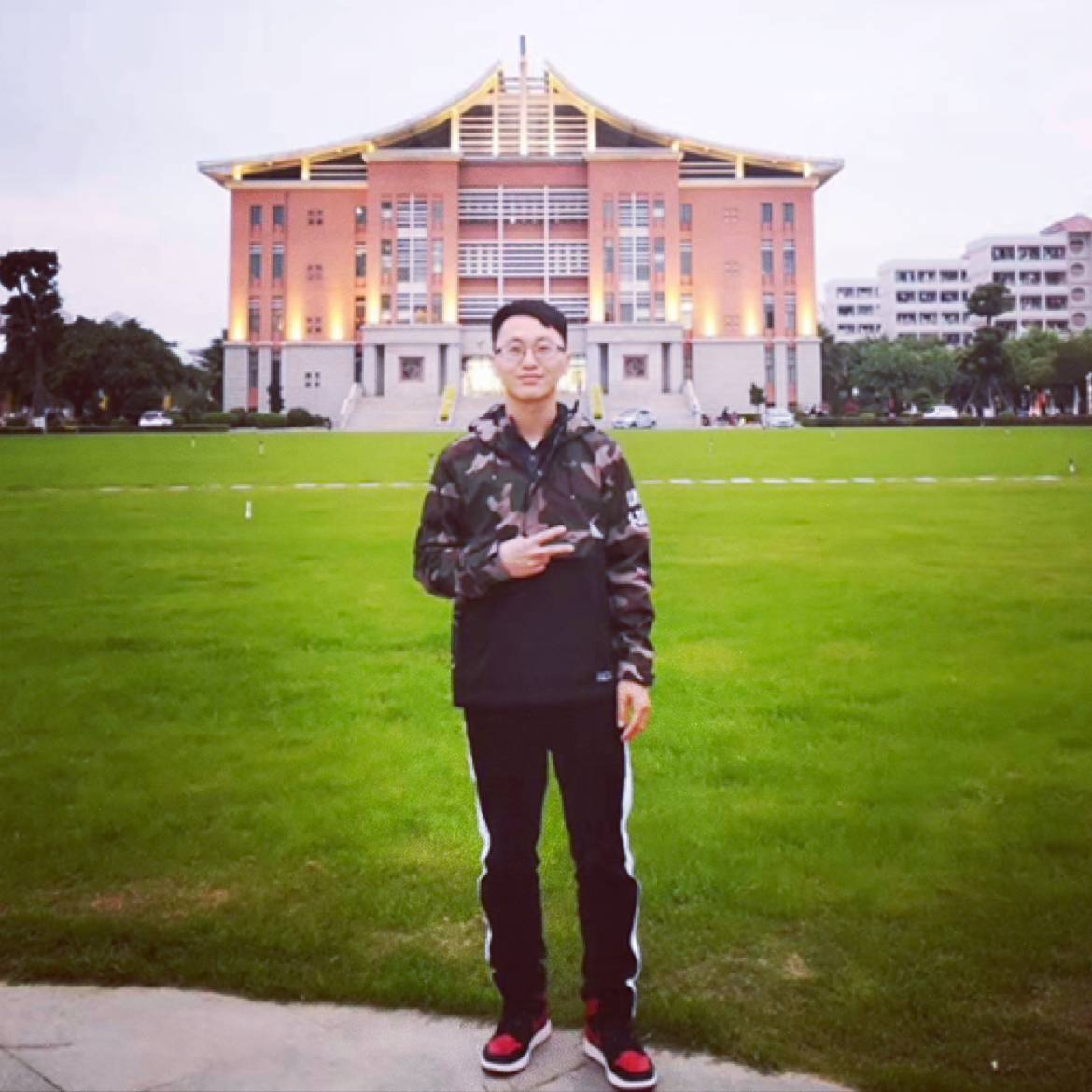 发箍扯留胡子的照片