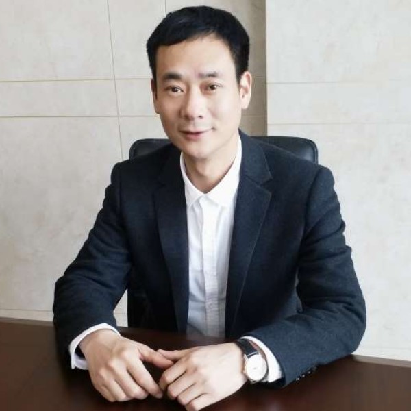柔弱溪流的照片