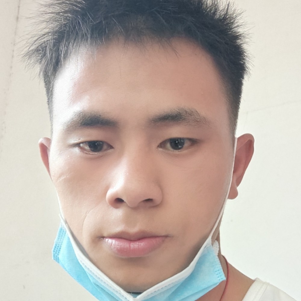 包容苦恋雪碧的照片