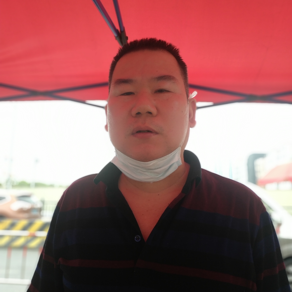 高高等于热狗的照片