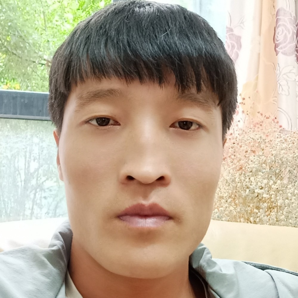 保姆酷似的照片
