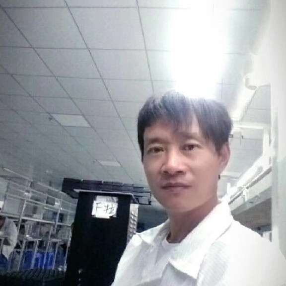 默默扯发夹的照片